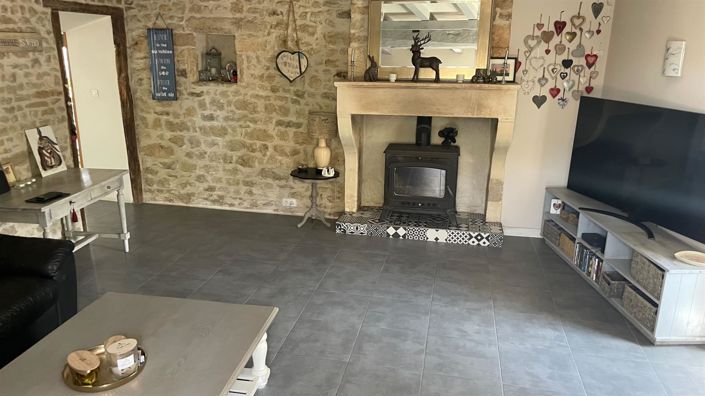 Image No.10-3 Bed House for sale