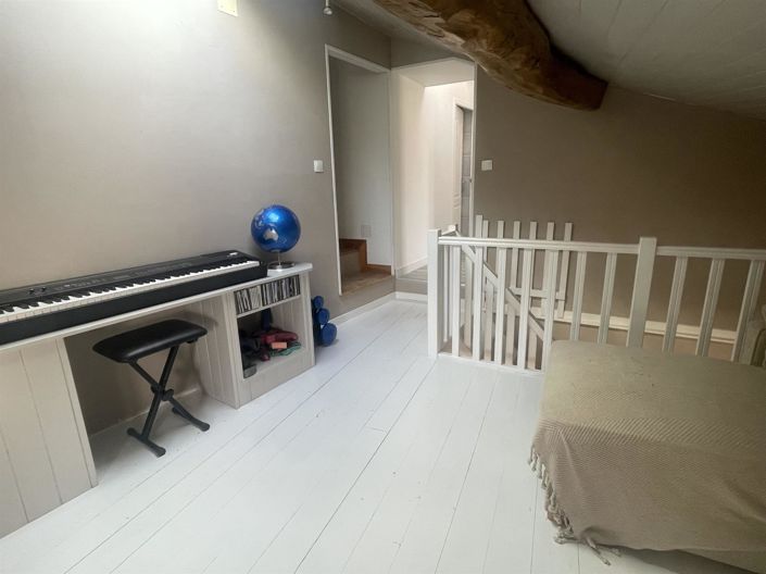 Image No.16-3 Bed House for sale