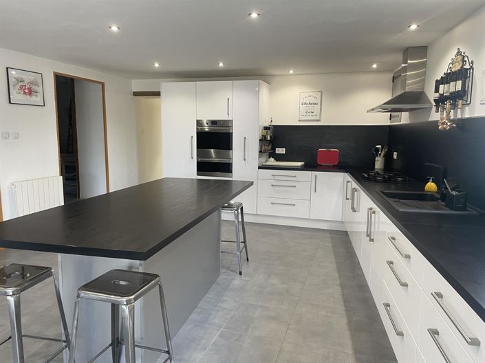 Image No.5-3 Bed House for sale