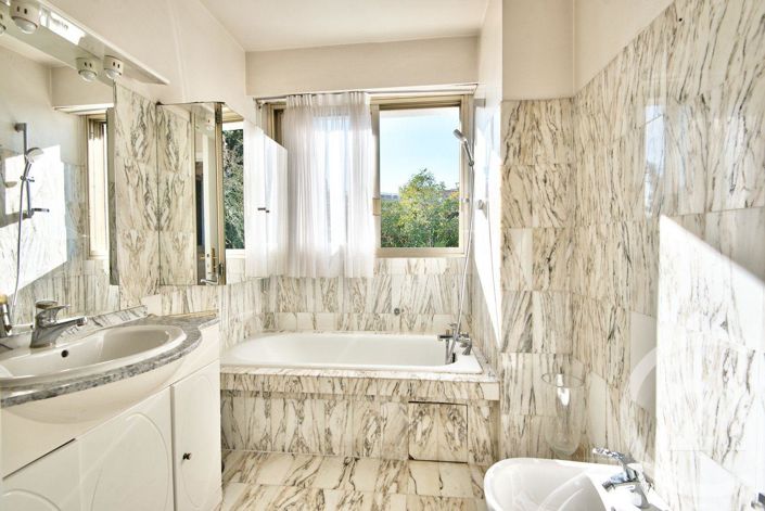 Image No.19-4 Bed House for sale