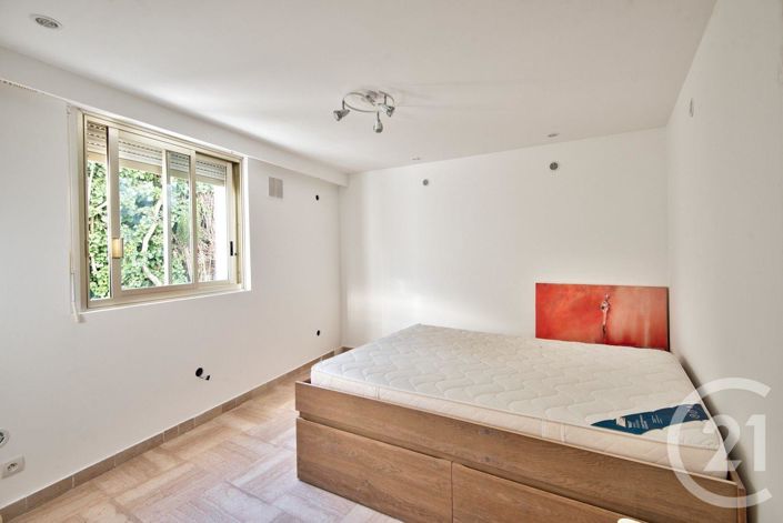 Image No.22-4 Bed House for sale