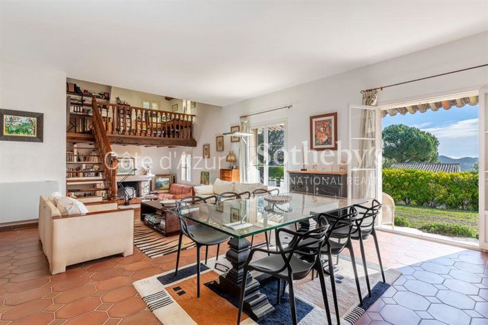 Image No.10-3 Bed Property for sale