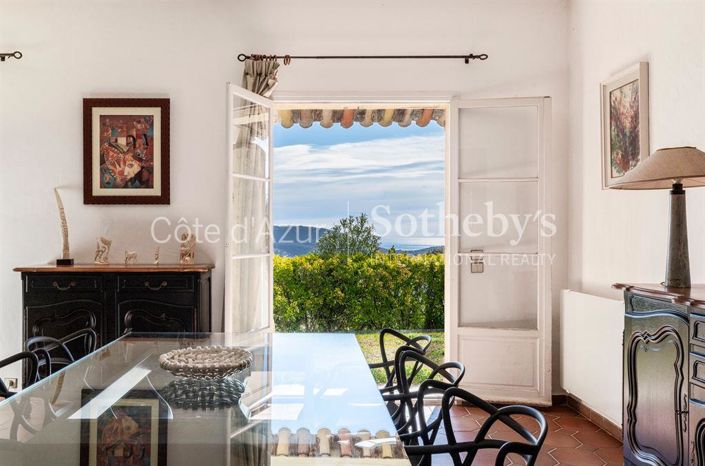 Image No.8-3 Bed Property for sale