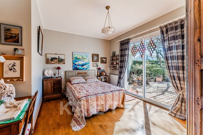 Image No.10-4 Bed House for sale