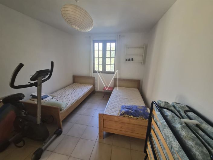 Image No.18-6 Bed House for sale