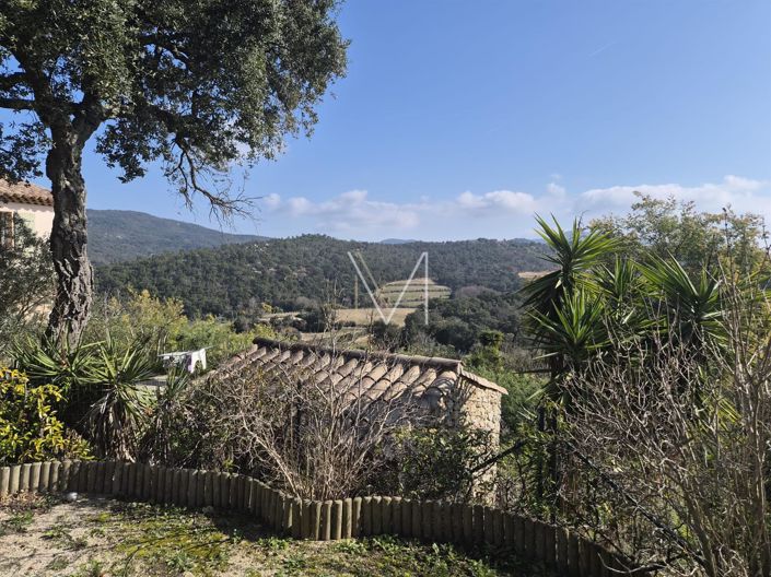 Image No.20-6 Bed House for sale