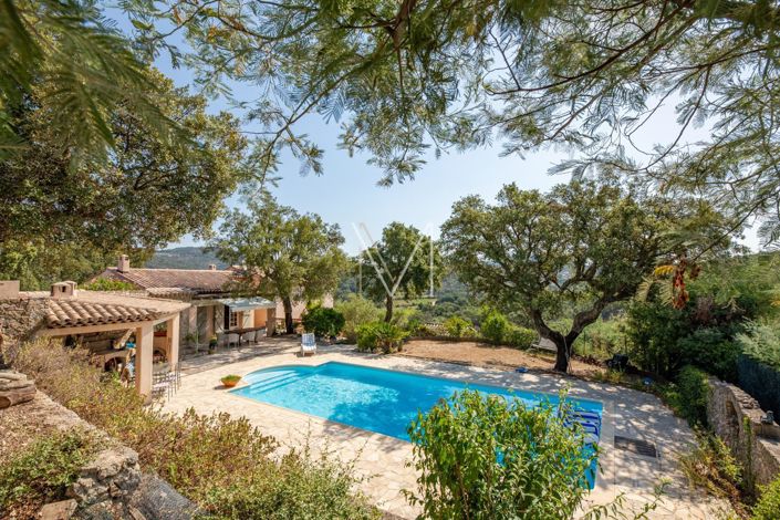 Image No.4-6 Bed House for sale