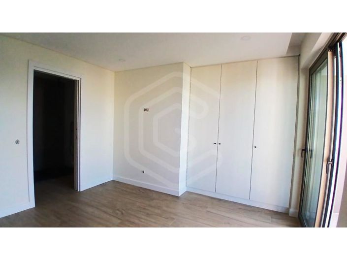 Image No.29-3 Bed Apartment for sale