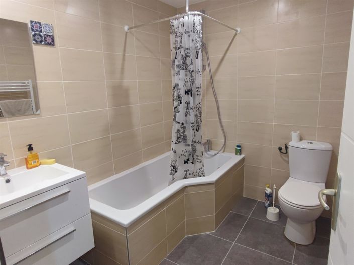 Image No.24-4 Bed House for sale