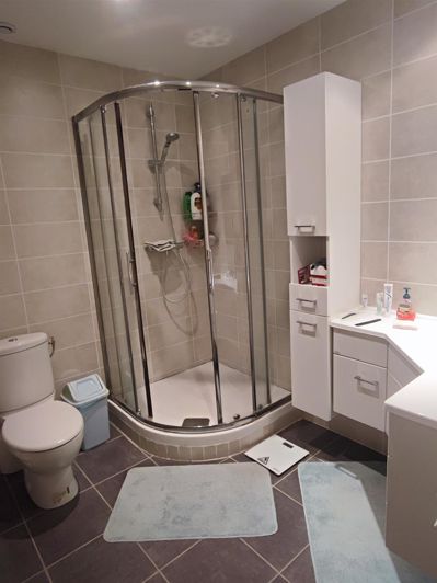 Image No.30-4 Bed House for sale