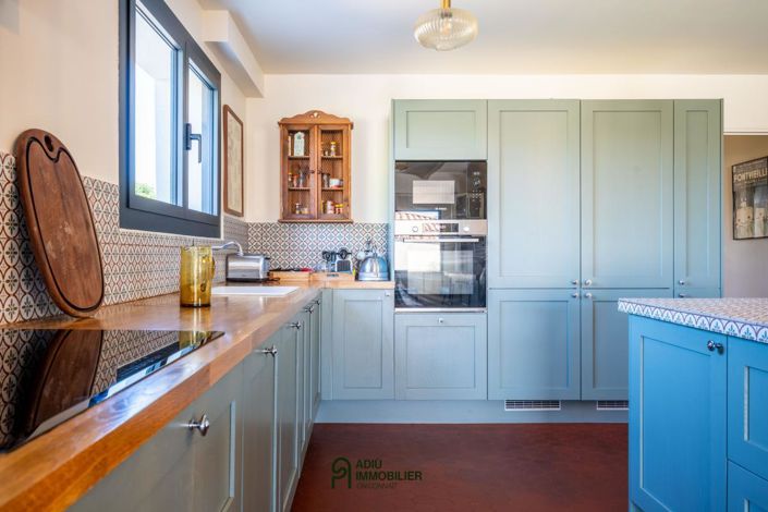 Image No.4-6 Bed House for sale