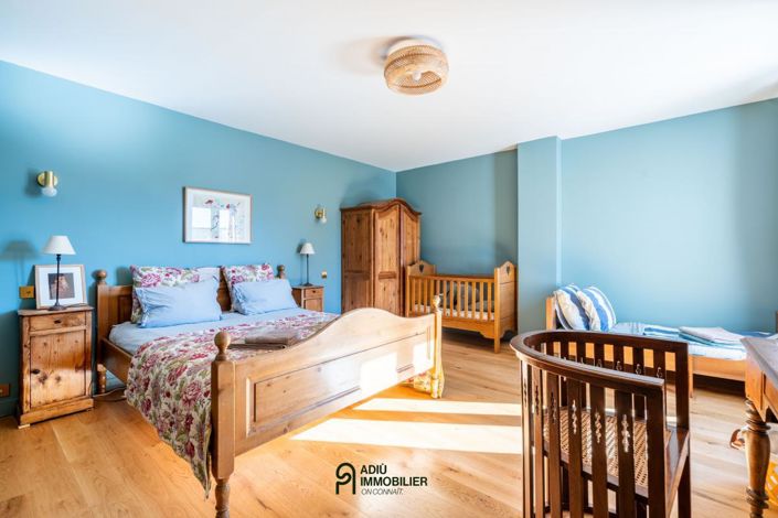 Image No.9-6 Bed House for sale