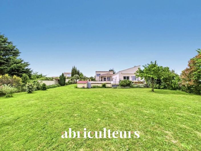 Image No.12-5 Bed House for sale