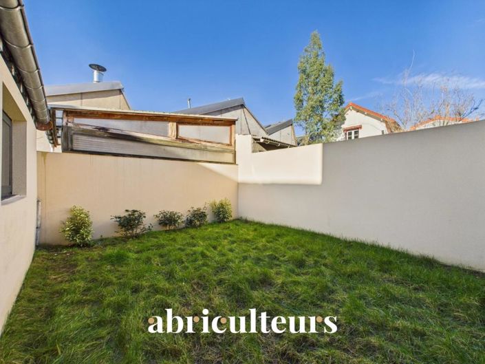 Image No.2-4 Bed House for sale