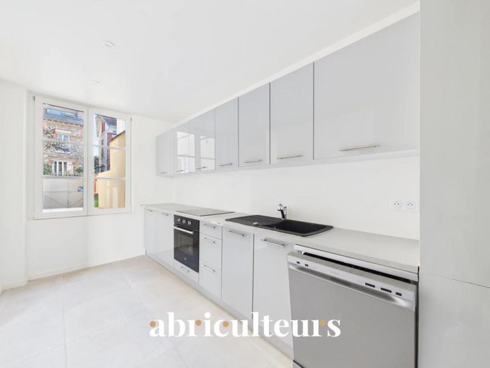 Image No.6-4 Bed House for sale