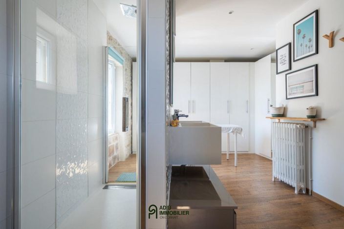 Image No.10-3 Bed House for sale