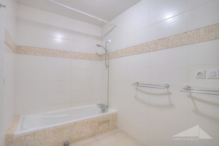 Image No.9-3 Bed House for sale