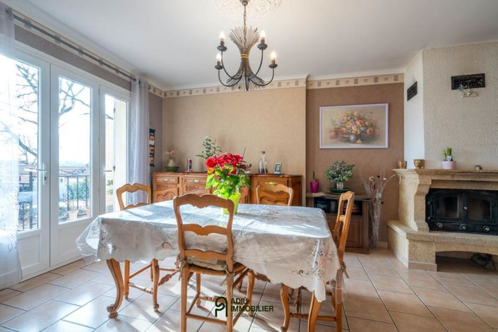 Image No.10-3 Bed House for sale