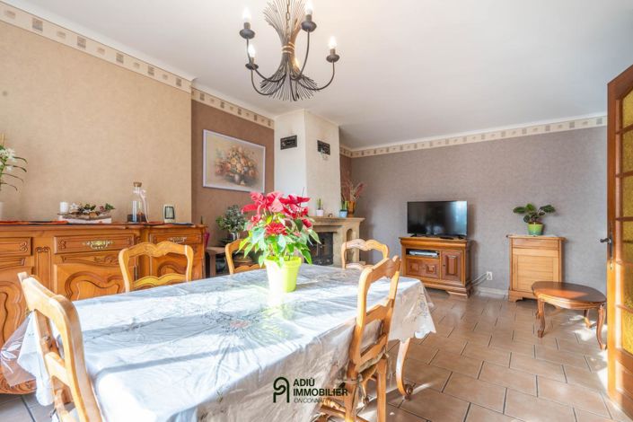 Image No.11-3 Bed House for sale