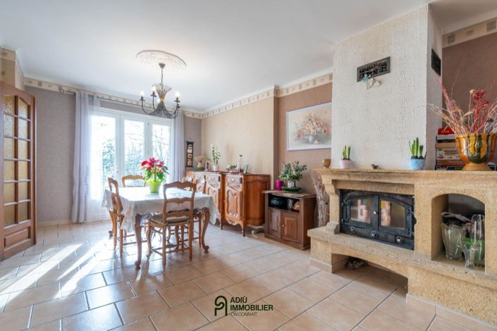 Image No.9-3 Bed House for sale