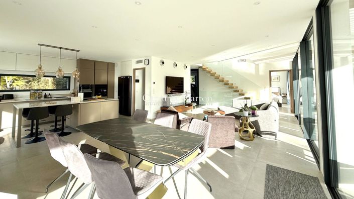 Image No.4-Maison de 4 chambres à vendre à Saint-Raphael