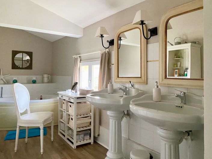 Image No.9-5 Bed House for sale