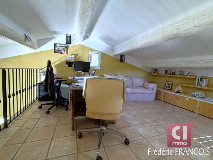 Image No.12-3 Bed House for sale