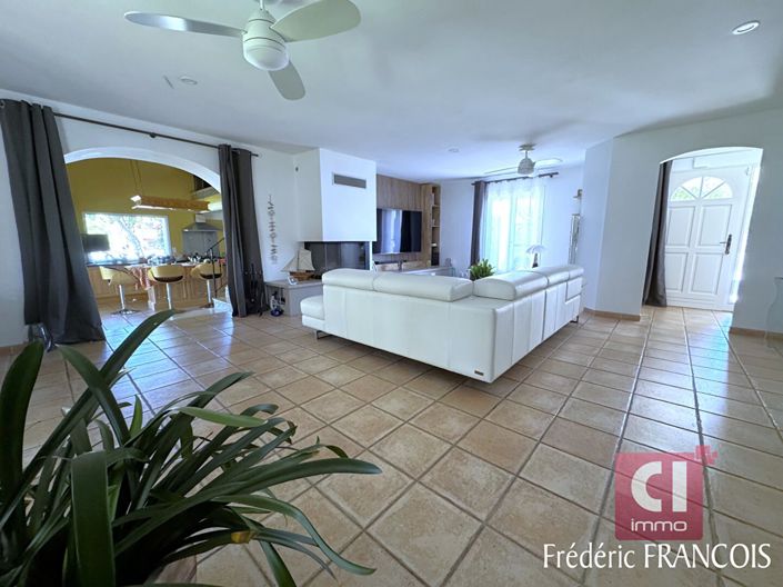 Image No.4-3 Bed House for sale