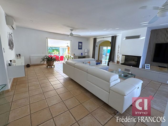 Image No.5-3 Bed House for sale