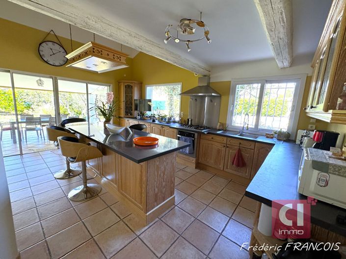 Image No.6-3 Bed House for sale