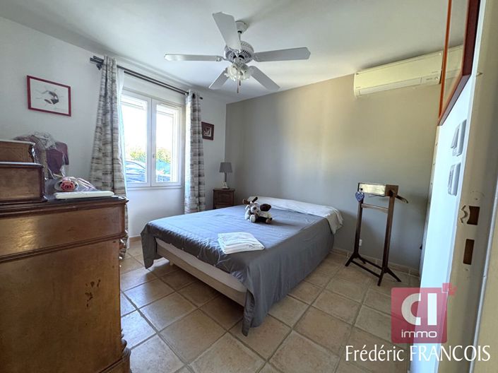 Image No.8-3 Bed House for sale