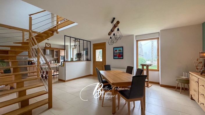 Image No.10-3 Bed House for sale