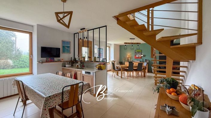 Image No.11-3 Bed House for sale