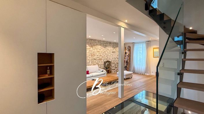 Image No.2-4 Bed House for sale