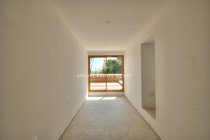 Image No.15-Propriété de 4 chambres à vendre à Saint-Raphael