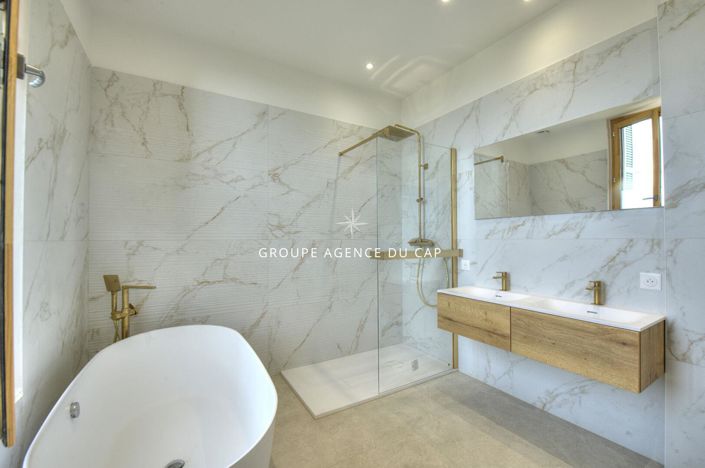 Image No.8-Propriété de 4 chambres à vendre à Saint-Raphael