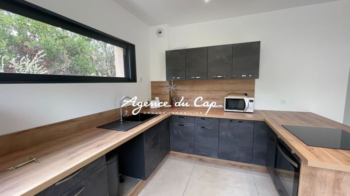 Image No.6-Maison de 4 chambres à vendre à Saint-Raphael