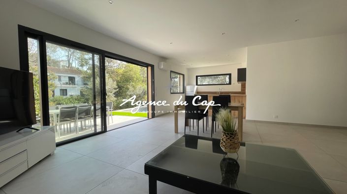 Image No.9-Maison de 4 chambres à vendre à Saint-Raphael