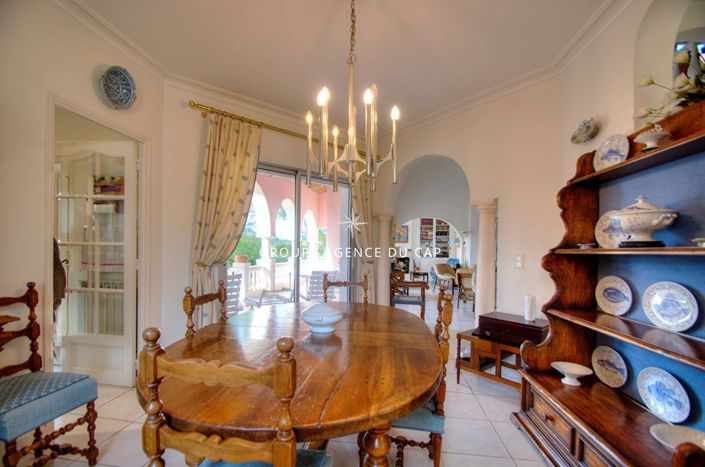 Image No.10-4 Bed House for sale