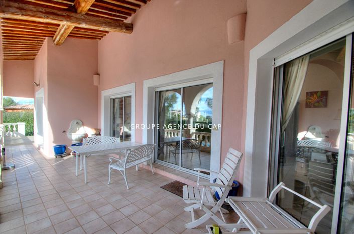 Image No.2-4 Bed House for sale