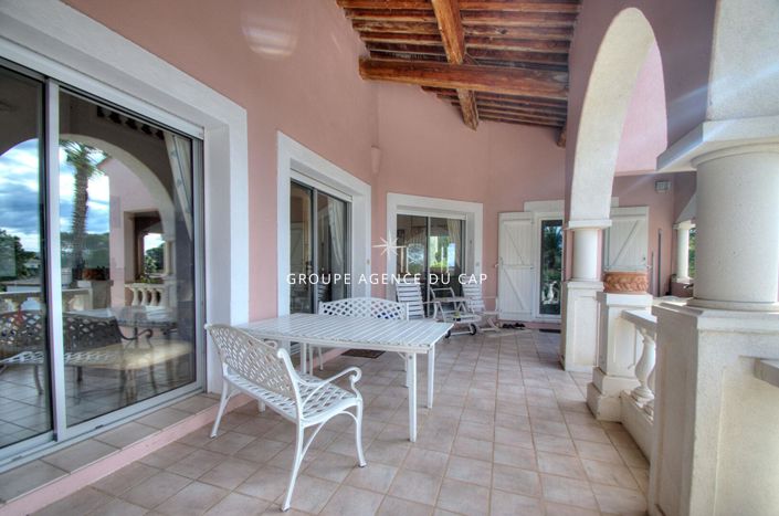 Image No.3-4 Bed House for sale