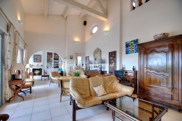 Image No.7-4 Bed House for sale