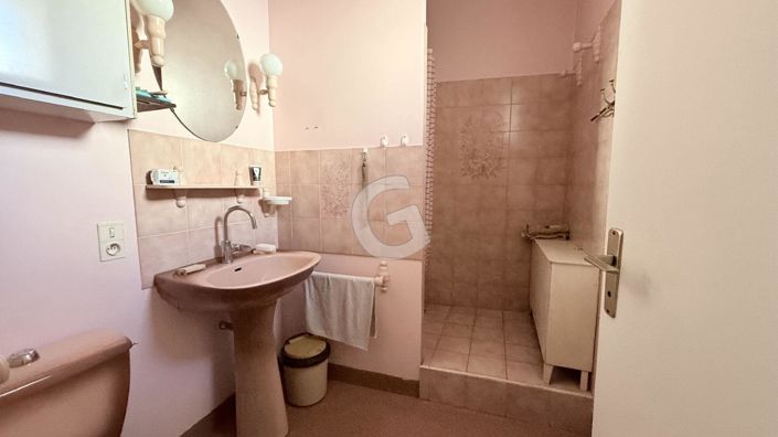 Image No.6-1 Bed House for sale