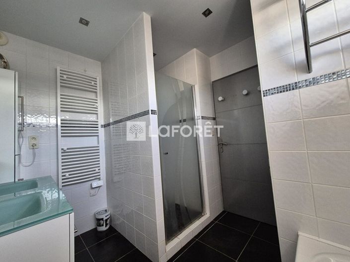 Image No.10-3 Bed House for sale