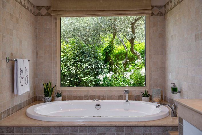 Image No.11-27 Bed House for sale