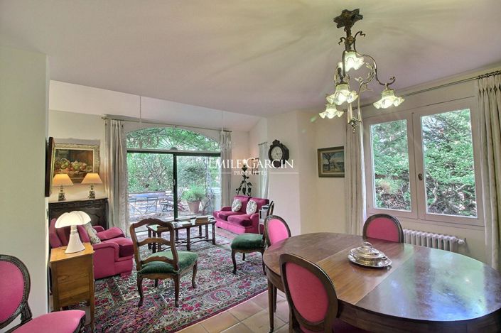 Image No.6-5 Bed House for sale