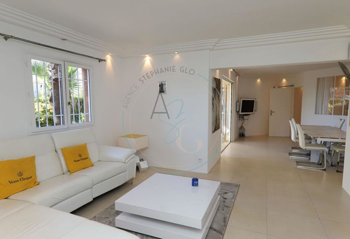 Image No.11-3 Bed Apartment for sale