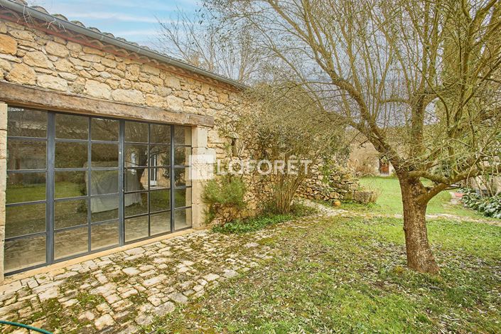 Image No.15-6 Bed Property for sale