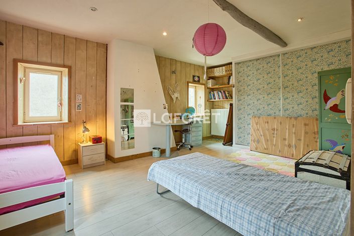 Image No.9-6 Bed Property for sale