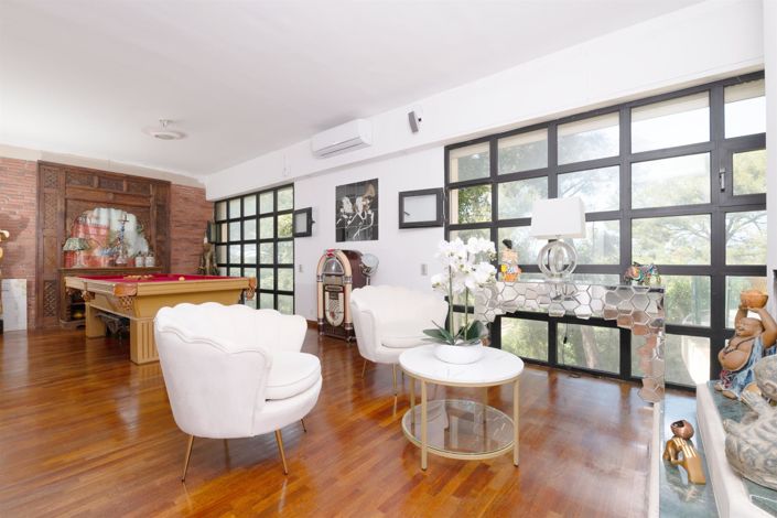 Image No.2-5 Bed House for sale